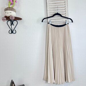 JENNI KAYNE PLEATED MIDI SKIRT IN CREAM / BLACK
